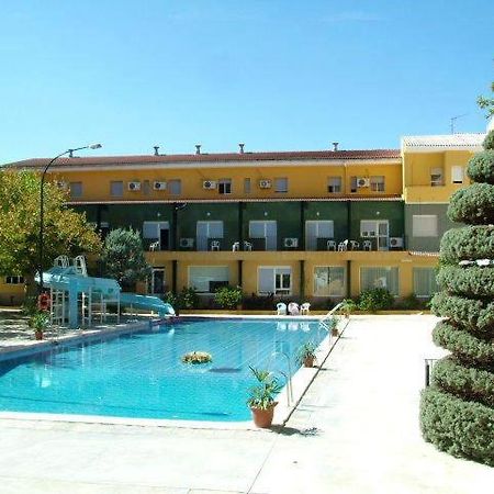 Hotel Rio Piscina Priego de Córdoba Kültér fotó